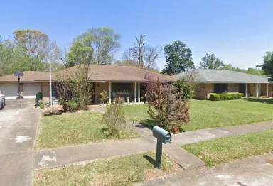 Main picture of 2410 Mockingbird St