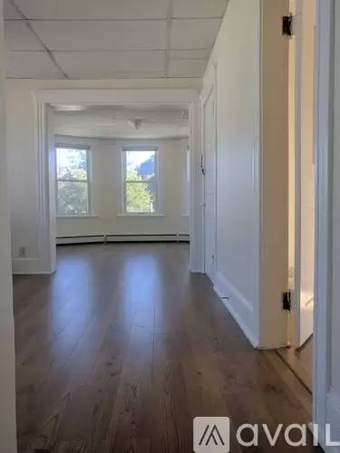 Main picture of 32 Douglas St