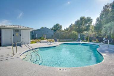 Main picture of 2741 Bay Club Dr
