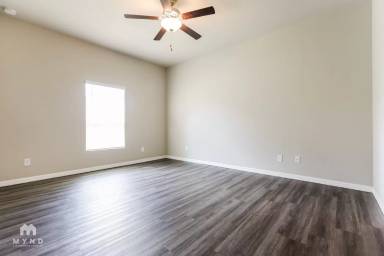 Main picture of 18090 Crawford Ave