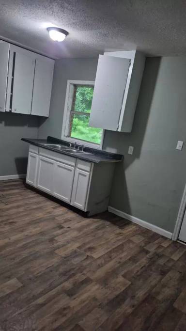 Main picture of 311 W Thomas Ct