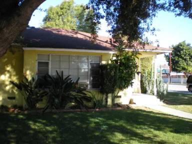 Main picture of 1305 W 6th St