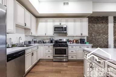 Main picture of 2358 N Clybourn Ave