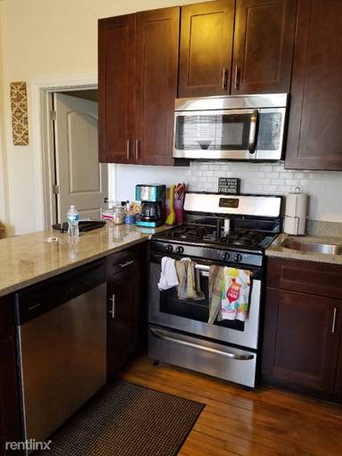 Main picture of 1641 W Waveland Ave