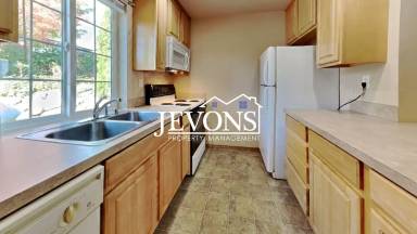 Main picture of 3018 S 43rd St