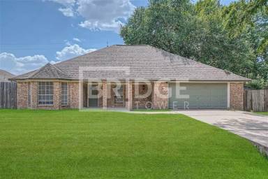 Main picture of 18311 Shadow Grove Ln