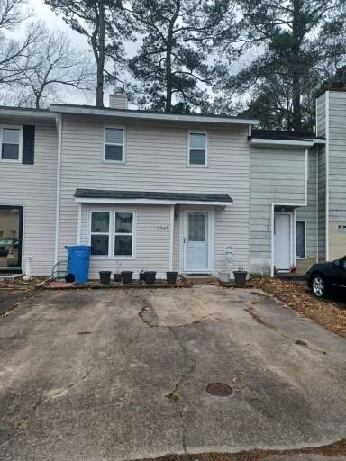Main picture of 3545 Radford Cir