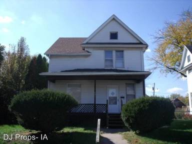 Main picture of 224 S Pine St