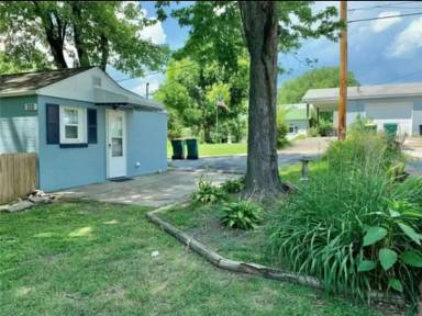 Main picture of 320 W 3rd St