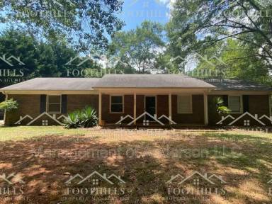 Main picture of 303 Green Forest Dr