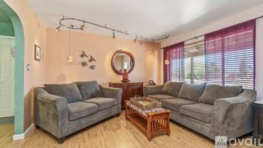 Main picture of 2433 E Vista Dr
