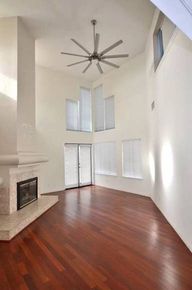 Main picture of 18 S Cays Ct