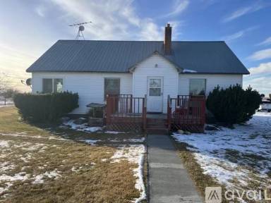 Main picture of 725 Sand Creek Rd