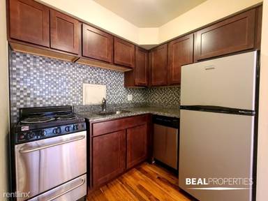 Main picture of 1446 N Dearborn St