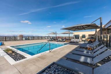 Main picture of 370 Jackson St