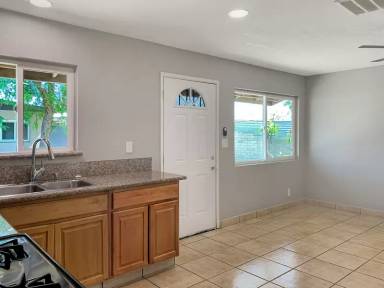 Main picture of 82229 Valencia Ave