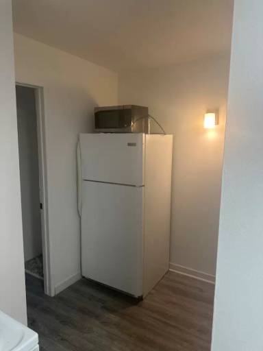 Main picture of 32 Territorial Rd E
