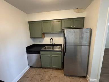 Main picture of 1011 Lake Ave