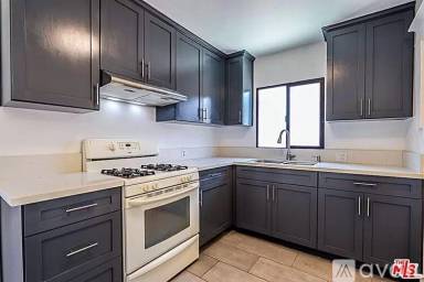 Main picture of 3797 S Van Ness Ave