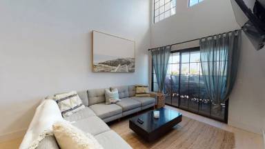 Main picture of 270 Dahlia Ave