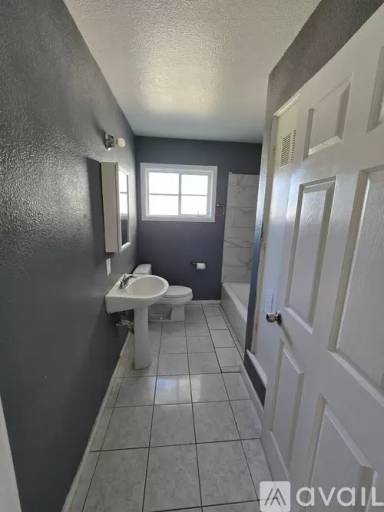 Main picture of 1015 S Plains Park Dr