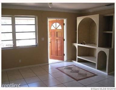 Main picture of 5714 Simms St