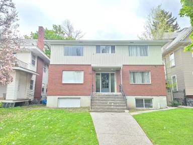 Main picture of 1521 W 8th Ave