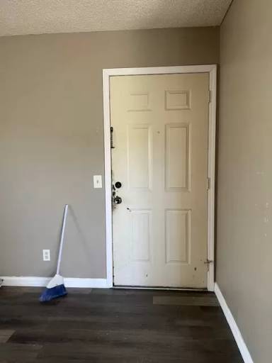 Main picture of 149 W 6th St