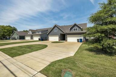 Main picture of 3505 E 21st St