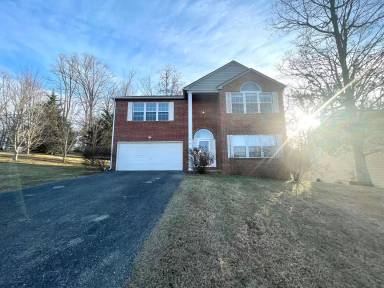 Main picture of 275 Barkwood St