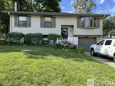 Main picture of 3821 Raspberry Cir