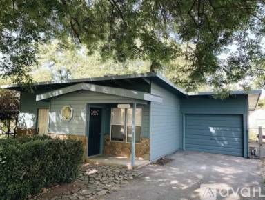 Main picture of 2274 Paris Ave