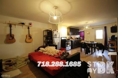 Main picture of 211 Weirfield St