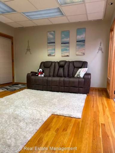 Main picture of 422 Main St