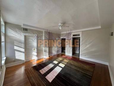 Main picture of 214 E 3rd St