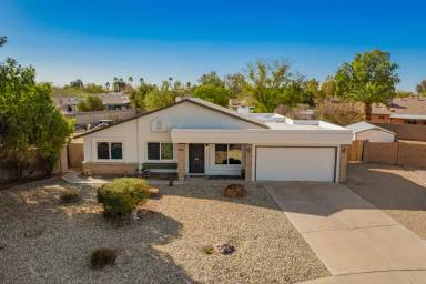 Main picture of 2321 E Enid Cir