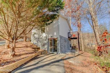 Main picture of 226 Westwood Ave