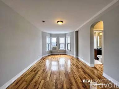 Main picture of 550 W Arlington Pl Apartments