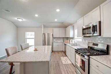 Main picture of 221 Stalwart Hill Trl