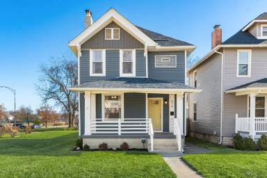 Main picture of 576 Gilbert St
