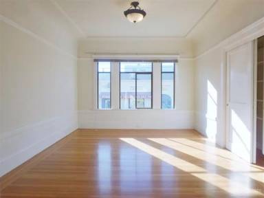 Main picture of 42 Dakota St