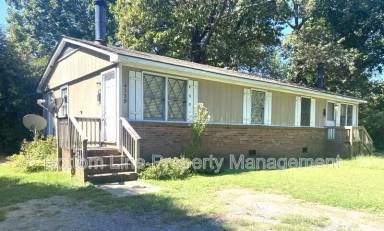 Main picture of 4339 N Sharon Amity Rd