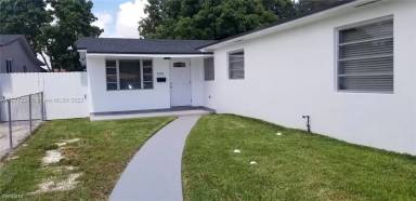 Main picture of 7393 SW 22nd St