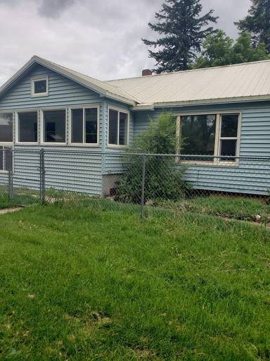Main picture of 307 3rd St W