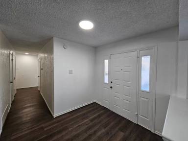 Main picture of 2400 Meadow Creek Dr