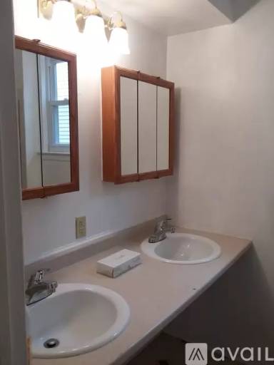 Main picture of 32 Florence Tollgate Pl