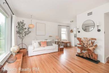 Main picture of 4422 W 185th St