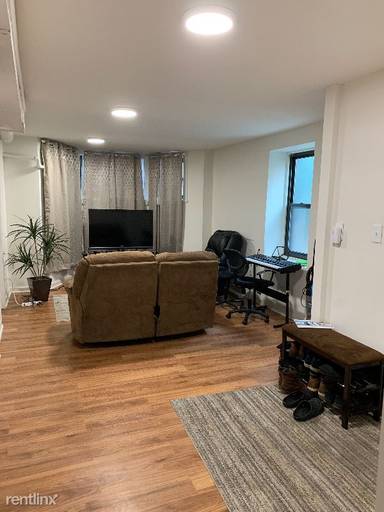 Main picture of 1038 S Oakley Blvd