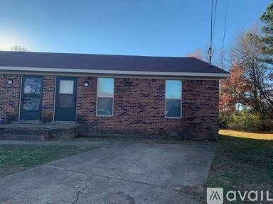 Main picture of 121 Hillshire Cv