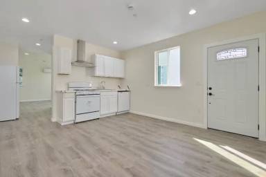 Main picture of 373 2nd Ave